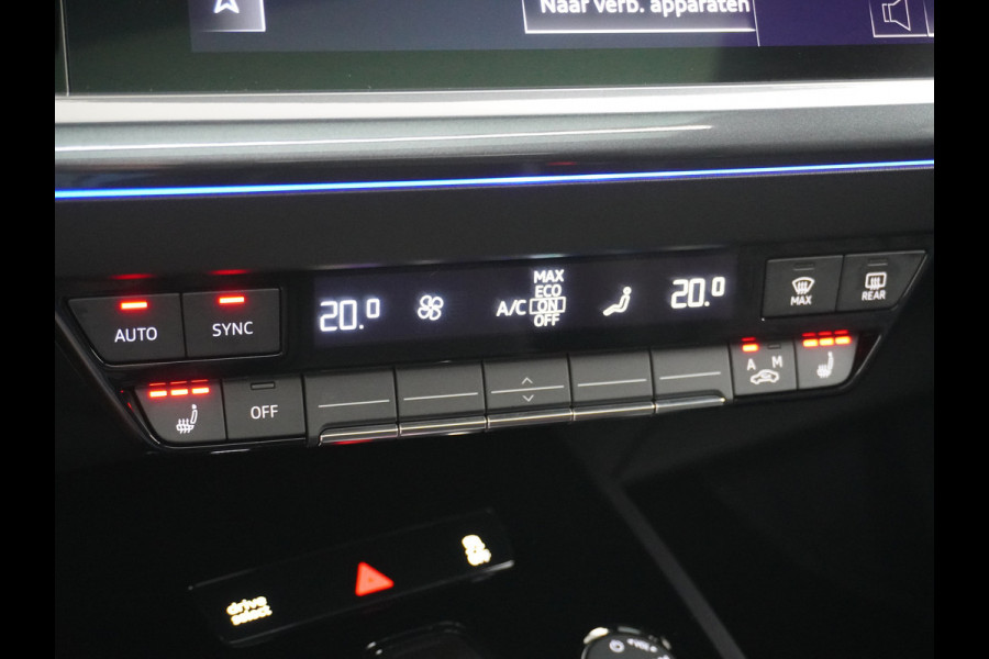 Audi Q4 e-tron 50 82kWh Quattro 300pk Competition S-Line Pano-dak Leer Matrix-Led 21" 77kWh Sonos®-Audio Warmtepomp Adaptive-Cruise HUD Head-Up Assistentie Pack Comfort-plus Pack Dynamic Pack Interieur Pack Keyless Pack Automatisch grootlicht Privacy-Glass Zeer compleet Grote Accu €75.000 nieuw