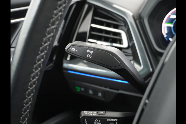 Audi Q4 e-tron 50 82kWh Quattro 300pk Competition S-Line Pano-dak Leer Matrix-Led 21" 77kWh Sonos®-Audio Warmtepomp Adaptive-Cruise HUD Head-Up Assistentie Pack Comfort-plus Pack Dynamic Pack Interieur Pack Keyless Pack Automatisch grootlicht Privacy-Glass Zeer compleet Grote Accu €75.000 nieuw