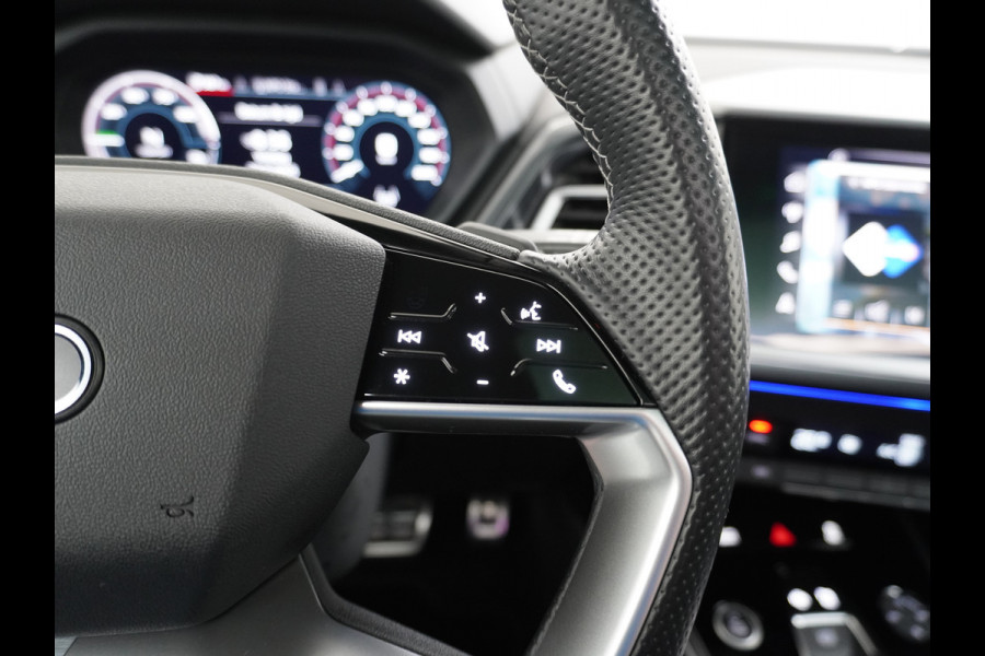 Audi Q4 e-tron 50 82kWh Quattro 300pk Competition S-Line Pano-dak Leer Matrix-Led 21" 77kWh Sonos®-Audio Warmtepomp Adaptive-Cruise HUD Head-Up Assistentie Pack Comfort-plus Pack Dynamic Pack Interieur Pack Keyless Pack Automatisch grootlicht Privacy-Glass Zeer compleet Grote Accu €75.000 nieuw
