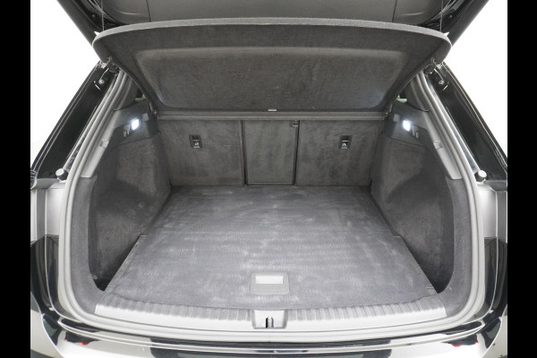 Audi Q4 e-tron 50 82kWh Quattro 300pk Competition S-Line Pano-dak Leer Matrix-Led 21" 77kWh Sonos®-Audio Warmtepomp Adaptive-Cruise HUD Head-Up Assistentie Pack Comfort-plus Pack Dynamic Pack Interieur Pack Keyless Pack Automatisch grootlicht Privacy-Glass Zeer compleet Grote Accu €75.000 nieuw