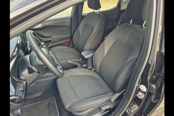 Ford Fiesta 1.0 EcoBoost Hybrid Titanium,Android/Carplay/navigatie,airco.cruise,stoel/stuur/voorruit verwarming,parkeesensoren,
