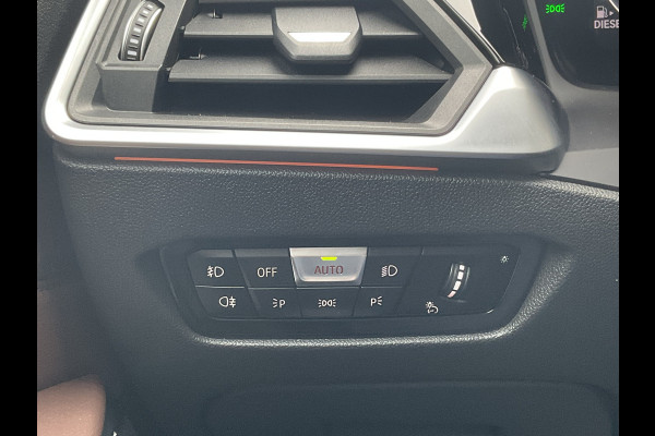 BMW 3 Serie Touring 318 2.0D 150pk High Executive Harman/Kardon Leder Carplay Led Facelift NL-Auto!