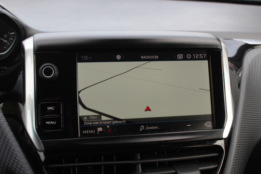 Peugeot 208 1.2 PureTech Allure / Panoramadak / Navigatie / Parkeerhulp achter / 16'' / Apple CarPlay / DAB / Cruise Control Peugeot 208 1.2 PureTech Allure / Panoramadak / Navigatie / Parkeerhulp achter / 16'' / Apple CarPlay / DAB / Cruise Control