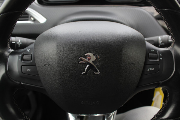 Peugeot 208 1.2 PureTech Allure / Panoramadak / Navigatie / Parkeerhulp achter / 16'' / Apple CarPlay / DAB / Cruise Control Peugeot 208 1.2 PureTech Allure / Panoramadak / Navigatie / Parkeerhulp achter / 16'' / Apple CarPlay / DAB / Cruise Control