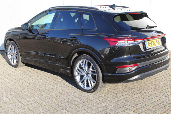 Audi Q4 e-tron 50 quattro S-Edition 77kWh. ELEKTRISCH ! Voorzien van diverse opties ! Autm. airco dual, navigatie, telefoonvoorb., elektr. panodak, LM wielen, DAB radio, camera, parkeersensoren, head-up display, elektr. achterklep, lederen int., stoel- en stuurwiel verw. etc.