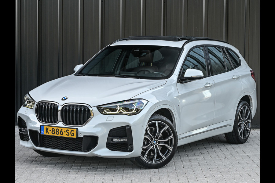 BMW X1 xDrive25i HIGH EXECUTIVE | HEAD-UP | COMFORT ACCESS | LEDER | CAMERA | ACTIVE CRUISE | AMBIANCE INTERIEUR | MEMORY SEATS | HARMA