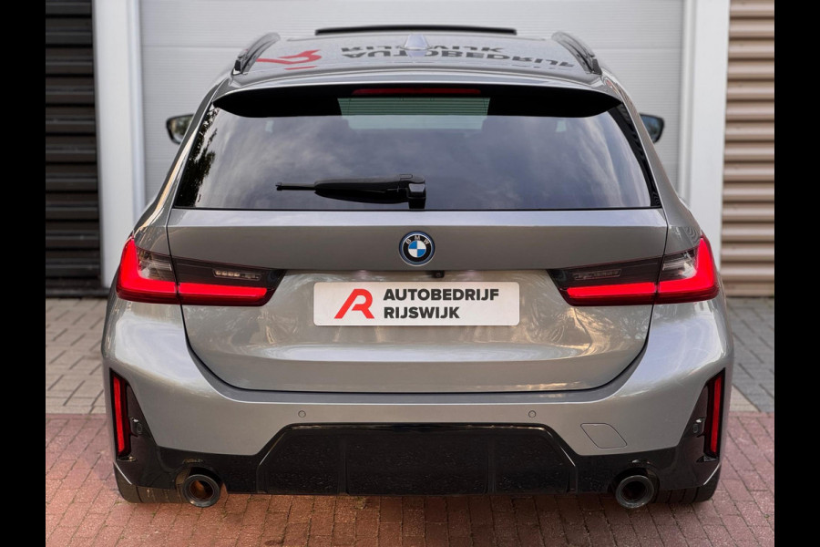 BMW 3 Serie Touring 330e Pano/Camera/Sfeer/Leer