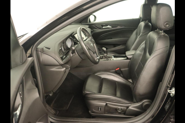 Opel Insignia 1.5T Executive | OPC Line | Leder | Trekhaak | Camera | Stuurverwarming | Carplay | Keyless | Navigatie | Comfortstoelen