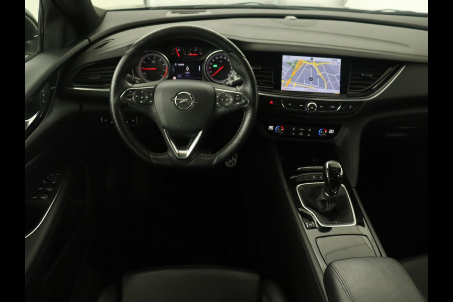 Opel Insignia 1.5T Executive | OPC Line | Leder | Trekhaak | Camera | Stuurverwarming | Carplay | Keyless | Navigatie | Comfortstoelen