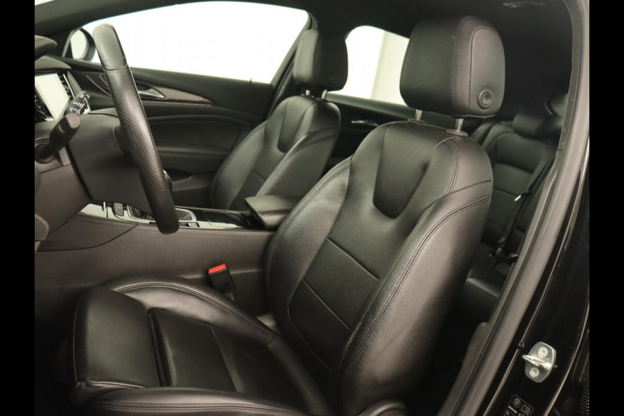 Opel Insignia 1.5T Executive | OPC Line | Leder | Trekhaak | Camera | Stuurverwarming | Carplay | Keyless | Navigatie | Comfortstoelen