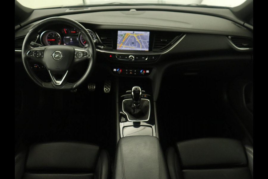 Opel Insignia 1.5T Executive | OPC Line | Leder | Trekhaak | Camera | Stuurverwarming | Carplay | Keyless | Navigatie | Comfortstoelen