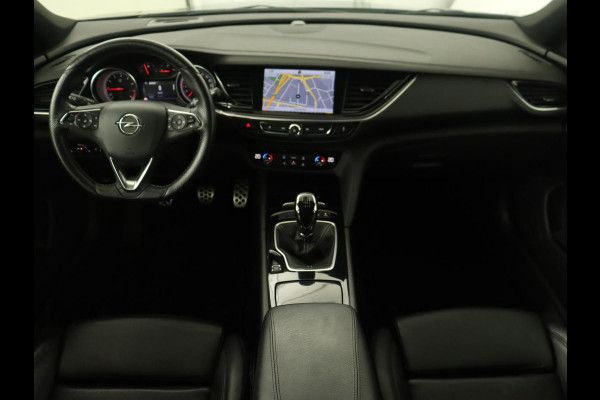 Opel Insignia 1.5T Executive | OPC Line | Leder | Trekhaak | Camera | Stuurverwarming | Carplay | Keyless | Navigatie | Comfortstoelen