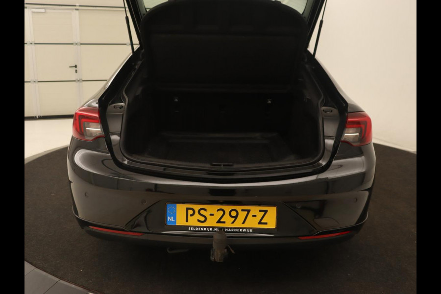 Opel Insignia 1.5T Executive | OPC Line | Leder | Trekhaak | Camera | Stuurverwarming | Carplay | Keyless | Navigatie | Comfortstoelen