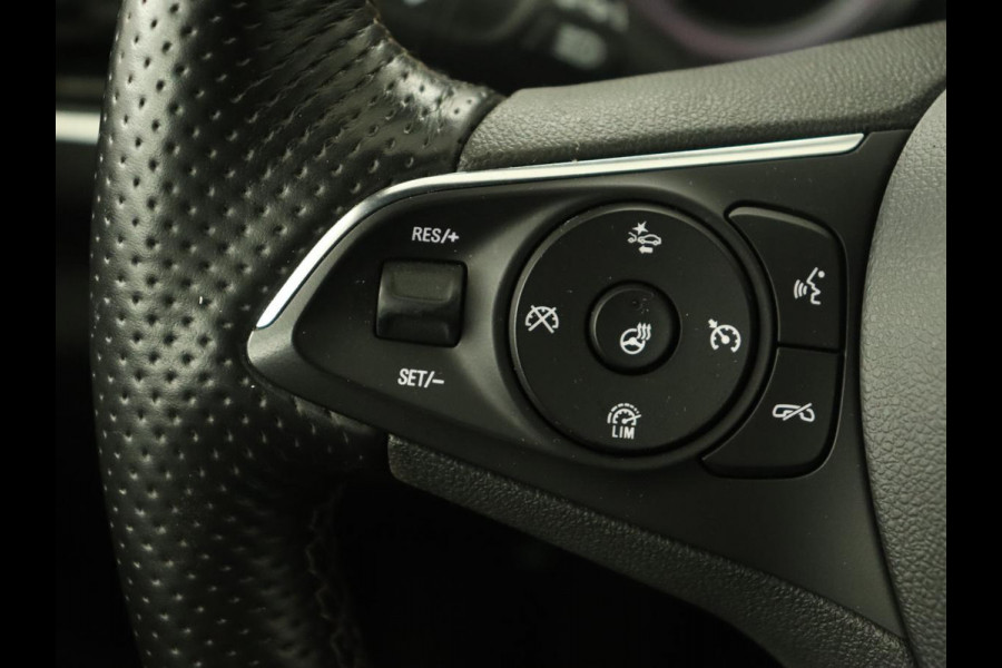 Opel Insignia 1.5T Executive | OPC Line | Leder | Trekhaak | Camera | Stuurverwarming | Carplay | Keyless | Navigatie | Comfortstoelen