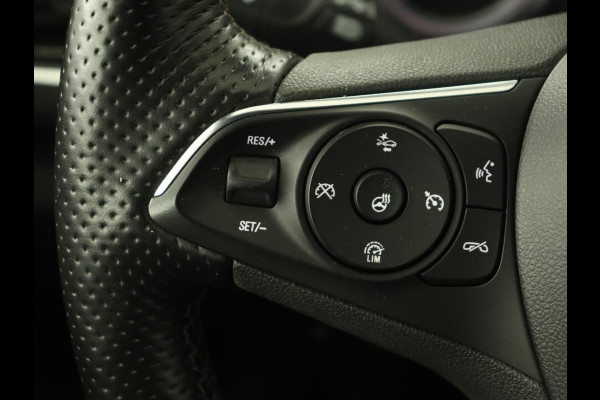 Opel Insignia 1.5T Executive | OPC Line | Leder | Trekhaak | Camera | Stuurverwarming | Carplay | Keyless | Navigatie | Comfortstoelen
