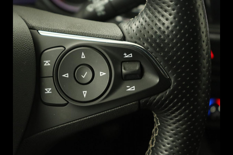 Opel Insignia 1.5T Executive | OPC Line | Leder | Trekhaak | Camera | Stuurverwarming | Carplay | Keyless | Navigatie | Comfortstoelen