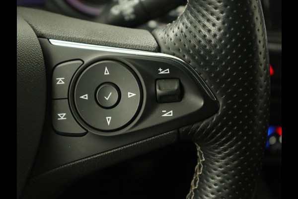 Opel Insignia 1.5T Executive | OPC Line | Leder | Trekhaak | Camera | Stuurverwarming | Carplay | Keyless | Navigatie | Comfortstoelen