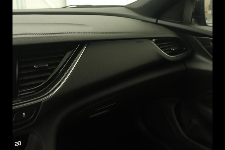 Opel Insignia 1.5T Executive | OPC Line | Leder | Trekhaak | Camera | Stuurverwarming | Carplay | Keyless | Navigatie | Comfortstoelen