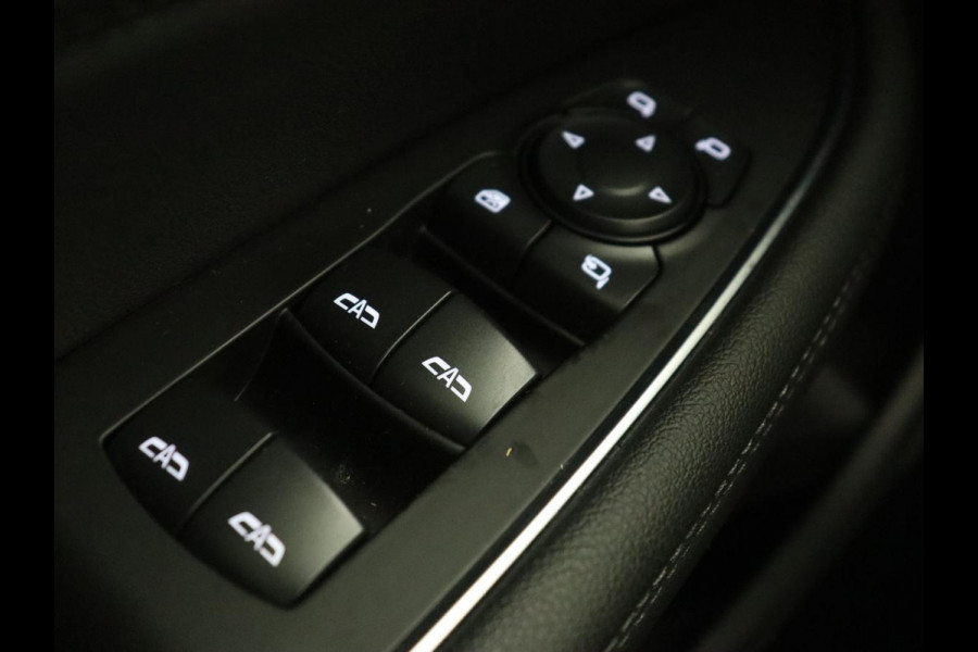 Opel Insignia 1.5T Executive | OPC Line | Leder | Trekhaak | Camera | Stuurverwarming | Carplay | Keyless | Navigatie | Comfortstoelen