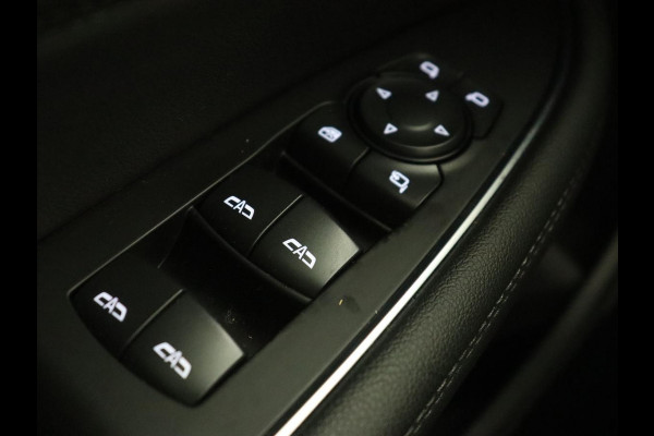 Opel Insignia 1.5T Executive | OPC Line | Leder | Trekhaak | Camera | Stuurverwarming | Carplay | Keyless | Navigatie | Comfortstoelen