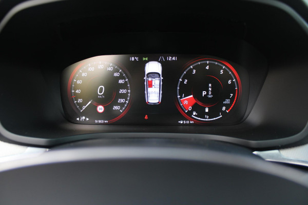 Volvo V60 2.0 B3 R-DESIGN 177PK MILD HYBRID AUTOMAAT 8 | PANORAMISCH SCHUIF/KANTELDAK | PREMIUM AUDIO BY HARMAN KARDON | 19" 5-TRIPPLE SPAAKS BLACK/DIAMAND CUT LICHTMETALEN VELGEN | BLINDSPOT INFOMATION SYSTEM (BLIS) | VERWARMDE VOORRUIT |VERWARMDE AQUABLADE RUITENWISSERBLADEN | PILOT ASSIST | APPLE CARPLAY / ANDROID AUTO | DODEHOEKDETECTIE |  ADAPTIEVE CRUISECONTROL | R-DESIGN BEKLEDING MET NAPPA LEDER I.C.M. OPEN GRID TEXTIEL | ELEKTRISCH VERSTELBARE CONTOUR STOELEN (SPORTSTOELEN) MET GEHEUGEN OP BEIDE VOORSTOELEN |VERWARMDE VOORSTOELEN EN ACHTERBANK | VERWARMD STUURWIEL | PAR