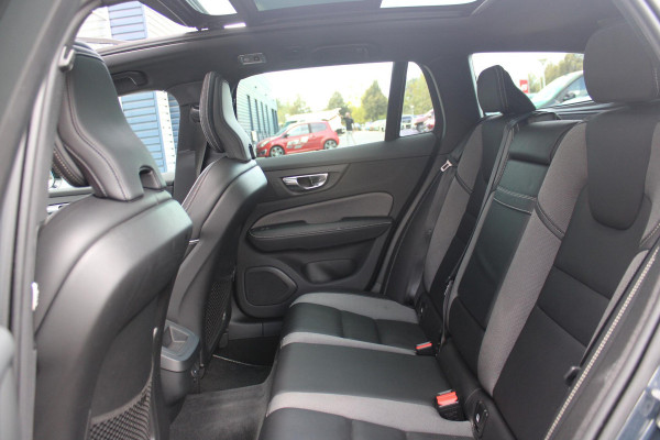 Volvo V60 2.0 B3 R-DESIGN 177PK MILD HYBRID AUTOMAAT 8 | PANORAMISCH SCHUIF/KANTELDAK | PREMIUM AUDIO BY HARMAN KARDON | 19" 5-TRIPPLE SPAAKS BLACK/DIAMAND CUT LICHTMETALEN VELGEN | BLINDSPOT INFOMATION SYSTEM (BLIS) | VERWARMDE VOORRUIT |VERWARMDE AQUABLADE RUITENWISSERBLADEN | PILOT ASSIST | APPLE CARPLAY / ANDROID AUTO | DODEHOEKDETECTIE |  ADAPTIEVE CRUISECONTROL | R-DESIGN BEKLEDING MET NAPPA LEDER I.C.M. OPEN GRID TEXTIEL | ELEKTRISCH VERSTELBARE CONTOUR STOELEN (SPORTSTOELEN) MET GEHEUGEN OP BEIDE VOORSTOELEN |VERWARMDE VOORSTOELEN EN ACHTERBANK | VERWARMD STUURWIEL | PAR