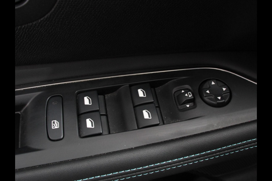 Peugeot 5008 1.2 PureTech 130pk Automaat Allure Pack | Navigatie | Apple Carplay/Android Auto | Climate Control | Cruise Control | Virtual cockpit | PDC VA + Camera | Zonneschermen achter | Keyless Go | Full LED  18” LM Velgen