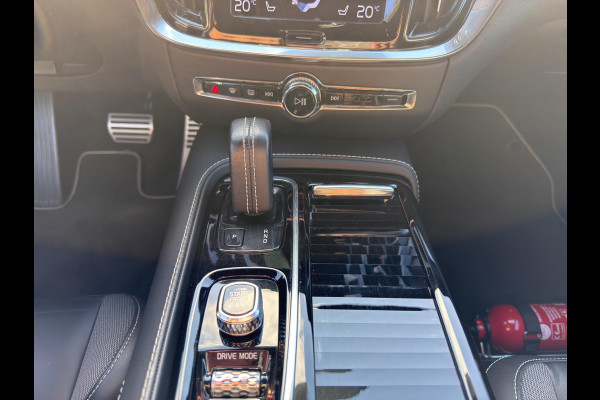 Volvo V60 T6 Recharge 4x4 Geartronic Inscription | PHEV | Lederen stoelen met geheugen | Android / Apple | Camera | Volvo V60 T6 Recharge 4x4 Geartronic Inscription | PHEV | Lederen stoelen met geheugen | Android / Apple | Camera |