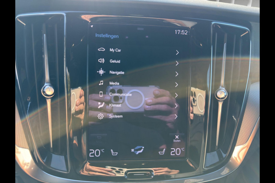 Volvo V60 T6 Recharge 4x4 Geartronic Inscription | PHEV | Lederen stoelen met geheugen | Android / Apple | Camera | Volvo V60 T6 Recharge 4x4 Geartronic Inscription | PHEV | Lederen stoelen met geheugen | Android / Apple | Camera |