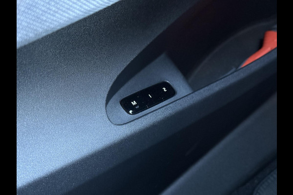 Polestar 2 Aut. Long Range 78kWh | Trekhaak | Navi | Virtual | Camera | PDC |
