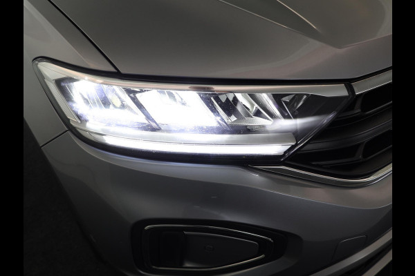 Volkswagen T-Roc 1.5 TSI Life Edition 150 pk Automaat (DSG) | Verlengde garantie | Navigatie via App | Parkeersensoren (Park assist) | Achteruitrijcamera | Adaptieve cruise control |