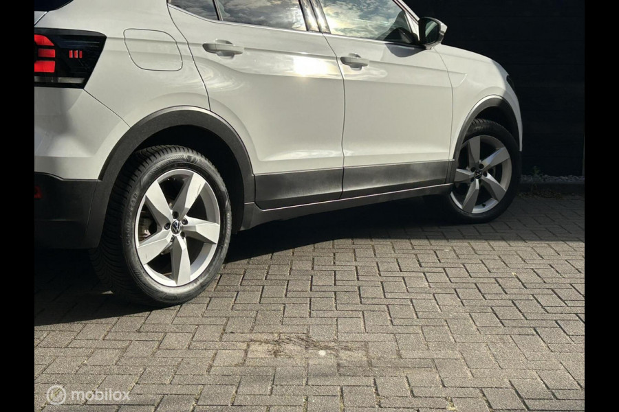 Volkswagen T-Cross 1.5 TSI Style 150 PK AUTOMAAT / FM Nav / keyless / Clima / 45.179 KM!! 1e eig. Volkswagen T-Cross 1.5 TSI Style 150 PK AUTOMAAT / FM Nav / keyless / Clima / 45.179 KM!! 1e eig.