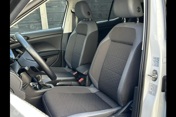 Volkswagen T-Cross 1.5 TSI Style 150 PK AUTOMAAT / FM Nav / keyless / Clima / 45.179 KM!! 1e eig. Volkswagen T-Cross 1.5 TSI Style 150 PK AUTOMAAT / FM Nav / keyless / Clima / 45.179 KM!! 1e eig.