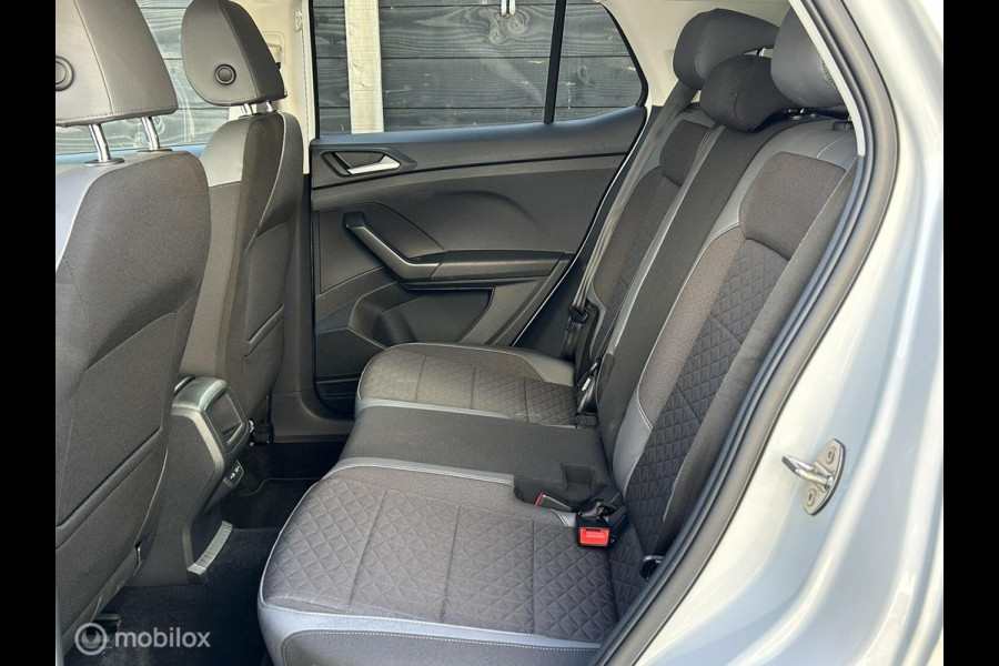 Volkswagen T-Cross 1.5 TSI Style 150 PK AUTOMAAT / FM Nav / keyless / Clima / 45.179 KM!! 1e eig. Volkswagen T-Cross 1.5 TSI Style 150 PK AUTOMAAT / FM Nav / keyless / Clima / 45.179 KM!! 1e eig.