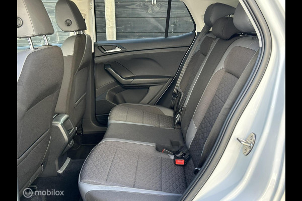 Volkswagen T-Cross 1.5 TSI Style 150 PK AUTOMAAT / FM Nav / keyless / Clima / 45.179 KM!! 1e eig. Volkswagen T-Cross 1.5 TSI Style 150 PK AUTOMAAT / FM Nav / keyless / Clima / 45.179 KM!! 1e eig.