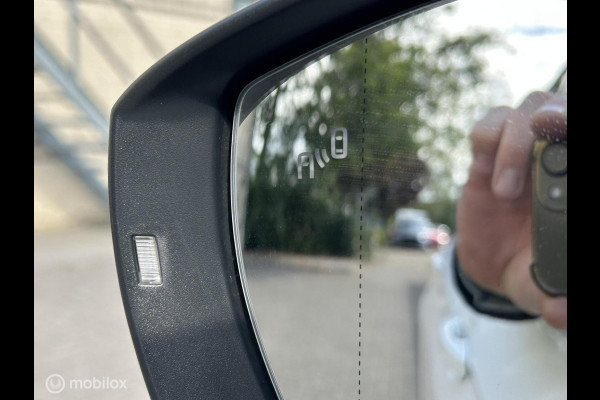 Volkswagen T-Cross 1.5 TSI Style 150 PK AUTOMAAT / FM Nav / keyless / Clima / 45.179 KM!! 1e eig. Volkswagen T-Cross 1.5 TSI Style 150 PK AUTOMAAT / FM Nav / keyless / Clima / 45.179 KM!! 1e eig.