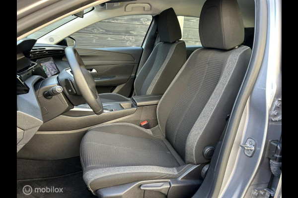 Peugeot 308 1.2 131 PK AUTOMAAT Pack Business Clima / FM nav / Carplay / LED / 41.882 KM!! Peugeot 308 1.2 131 PK AUTOMAAT Pack Business Clima / FM nav / Carplay / LED / 41.882 KM!!