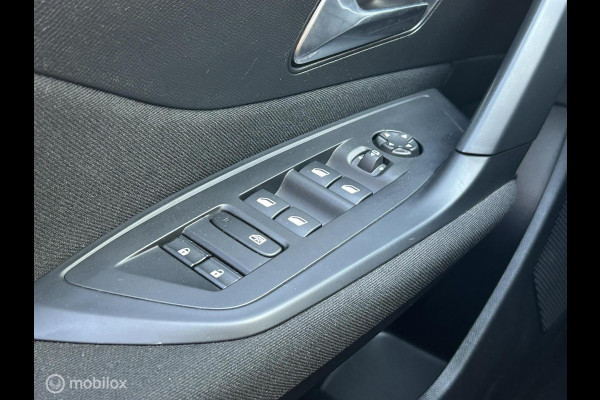Peugeot 308 1.2 131 PK AUTOMAAT Pack Business Clima / FM nav / Carplay / LED / 41.882 KM!! Peugeot 308 1.2 131 PK AUTOMAAT Pack Business Clima / FM nav / Carplay / LED / 41.882 KM!!