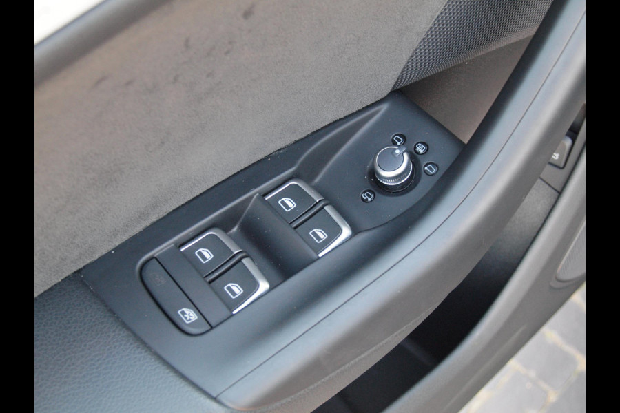 Audi Q3 2.0 TFSI quattro Sport S Line Edition | Camera | Cruise Control | Automaat |