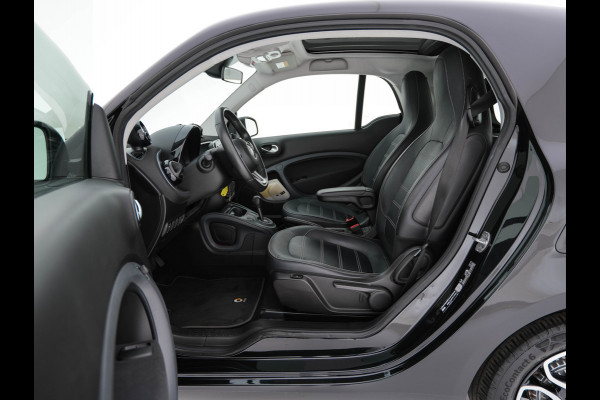 Smart Fortwo EQ Business Solution 18 kWh [ 3-Fase ] ( SOH-93%) Aut. *PANO | LUXURY-LEATHER | NAVI-FULLMAP | CAMERA | HEATED-COMFORTSEATS | AIRCO | CRUISE | AMBIENT-LIGHT | 15''ALU*