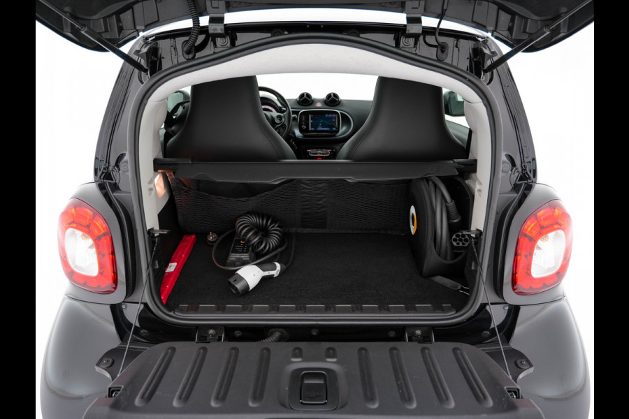Smart Fortwo EQ Business Solution 18 kWh [ 3-Fase ] ( SOH-93%) Aut. *PANO | LUXURY-LEATHER | NAVI-FULLMAP | CAMERA | HEATED-COMFORTSEATS | AIRCO | CRUISE | AMBIENT-LIGHT | 15''ALU*