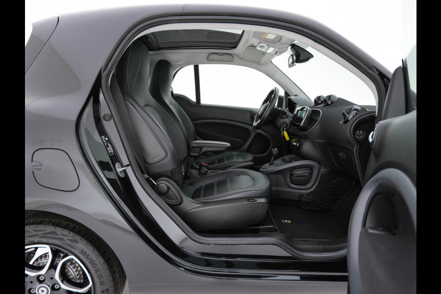 Smart Fortwo EQ Business Solution 18 kWh [ 3-Fase ] ( SOH-93%) Aut. *PANO | LUXURY-LEATHER | NAVI-FULLMAP | CAMERA | HEATED-COMFORTSEATS | AIRCO | CRUISE | AMBIENT-LIGHT | 15''ALU*
