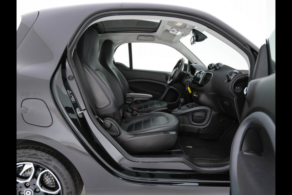 Smart Fortwo EQ Business Solution 18 kWh [ 3-Fase ] ( SOH-93%) Aut. *PANO | LUXURY-LEATHER | NAVI-FULLMAP | CAMERA | HEATED-COMFORTSEATS | AIRCO | CRUISE | AMBIENT-LIGHT | 15''ALU*