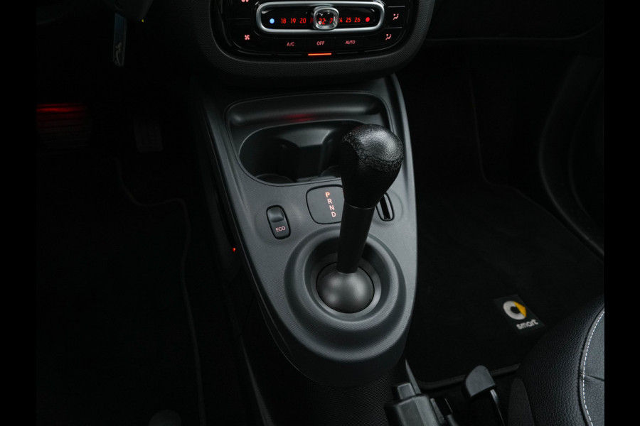 Smart Fortwo EQ Business Solution 18 kWh [ 3-Fase ] ( SOH-93%) Aut. *PANO | LUXURY-LEATHER | NAVI-FULLMAP | CAMERA | HEATED-COMFORTSEATS | AIRCO | CRUISE | AMBIENT-LIGHT | 15''ALU*