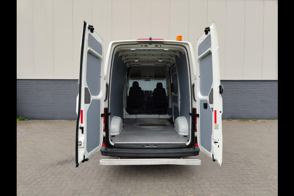 Volkswagen Crafter 30 2.0TDI L3H2 Airco Camera Navi Bluetooth EURO 6 Betonplex vloer Wandbekleding Schuifdeur Buro 2.500kg trekvermogen keurige bus!