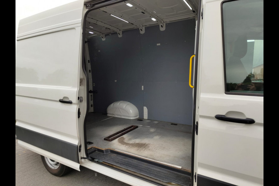 Volkswagen Crafter 30 2.0TDI L3H2 Airco Camera Navi Bluetooth EURO 6 Betonplex vloer Wandbekleding Schuifdeur Buro 2.500kg trekvermogen keurige bus!