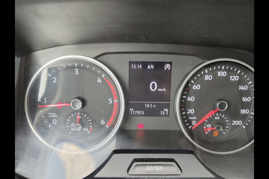 Volkswagen Crafter 30 2.0TDI L3H2 Airco Camera Navi Bluetooth EURO 6 Betonplex vloer Wandbekleding Schuifdeur Buro 2.500kg trekvermogen keurige bus!
