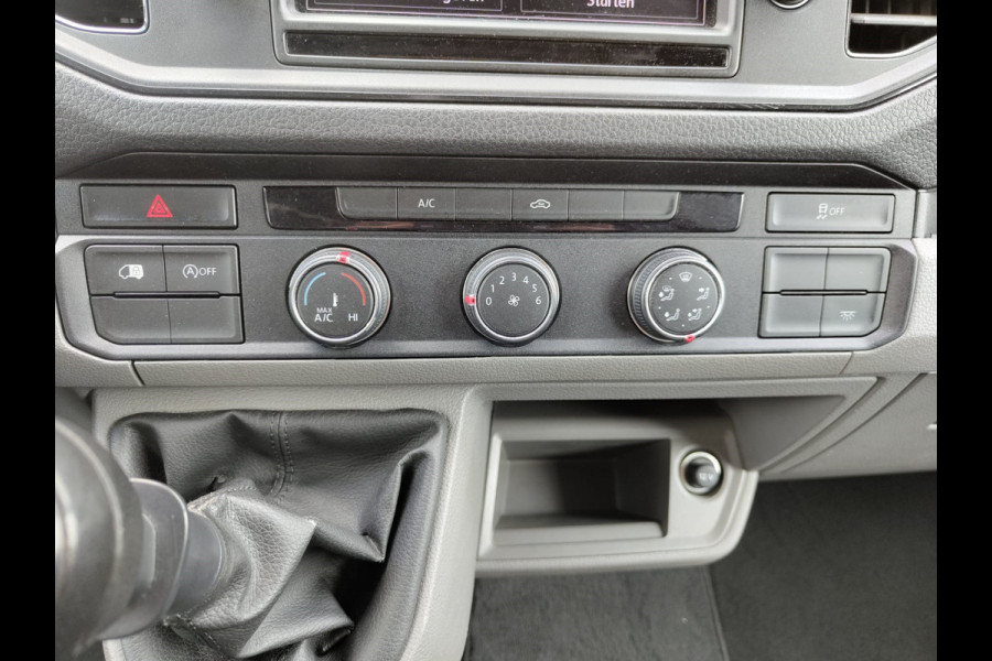 Volkswagen Crafter 30 2.0TDI L3H2 Airco Camera Navi Bluetooth EURO 6 Betonplex vloer Wandbekleding Schuifdeur Buro 2.500kg trekvermogen keurige bus!