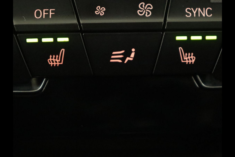 BMW X1 sDrive18i High Executive | Leder | Trekhaak | Harman/Kardon | Stoelverwarming | Head-Up | Full LED | Navigatie | Parkeerhulp | Climate control | Bluetooth