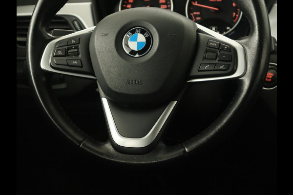 BMW X1 sDrive18i High Executive | Leder | Trekhaak | Harman/Kardon | Stoelverwarming | Head-Up | Full LED | Navigatie | Parkeerhulp | Climate control | Bluetooth